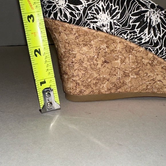 Dexflex Comfort Size 7.5 Black and White Open Toe Wedges - Picture 8 of 9